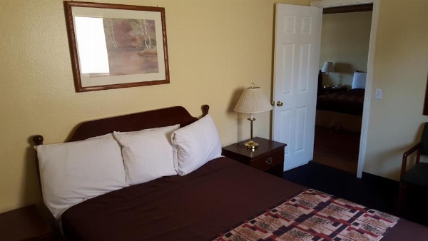 Anaheim Astoria Inn & Suites image 17