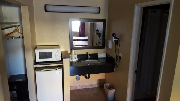 Anaheim Astoria Inn & Suites image 5